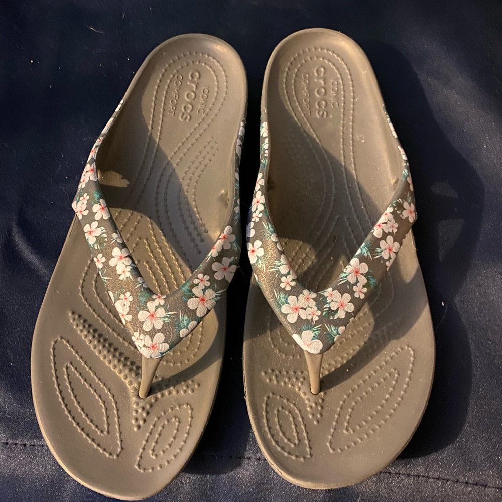 Crocs Floral Flip Flops Kadee II